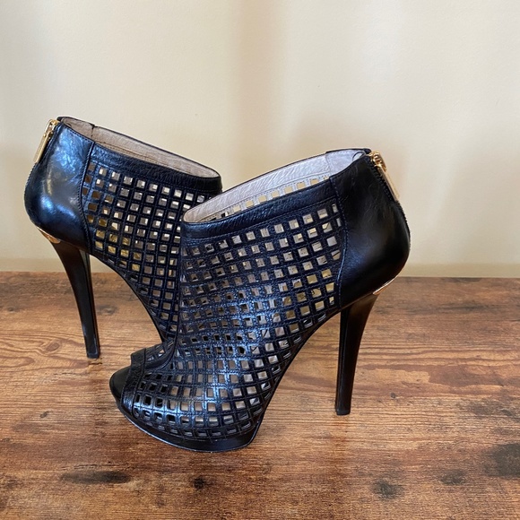 Michael Kors bootie - Picture 1 of 5